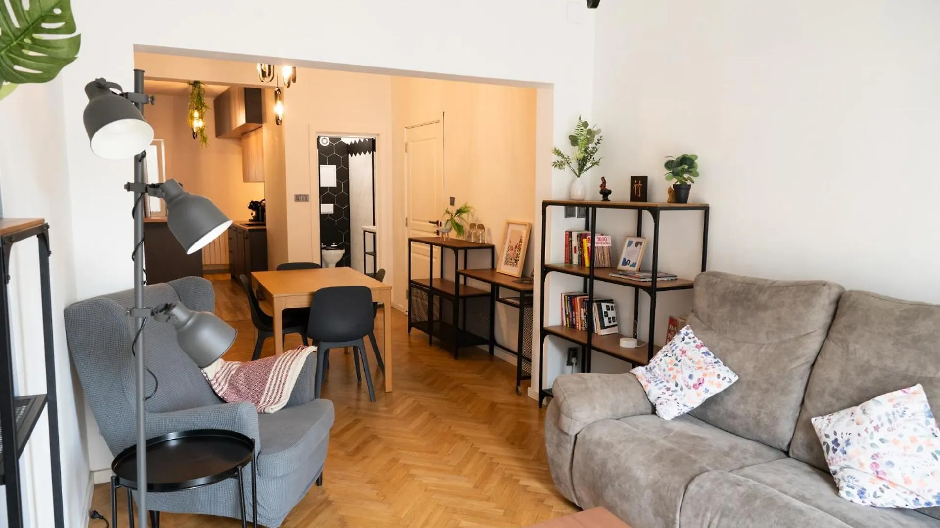 Perfect Long-Term Stay Stylish And Spacious Top Center Next To Vitosha Blvd Sofia Apartment